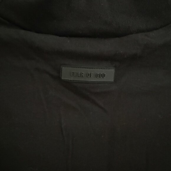 FEAR OF GOD - ESSENTIALS Mock Tee - LARGE ( and I mean large! ) - Black - Picture 5 of 7